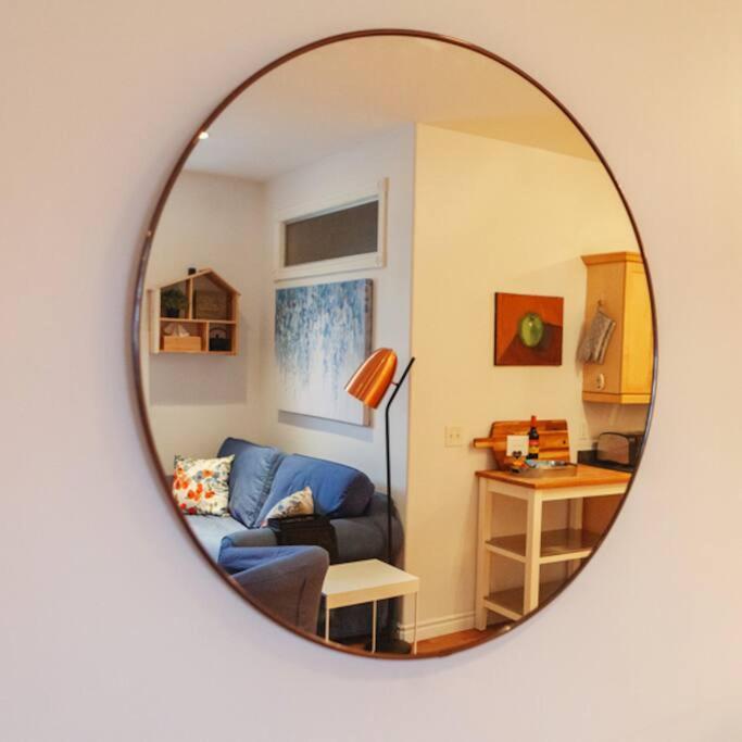 Large Upstairs Flat In Downtown Century Building Apartment Belleville Exterior photo